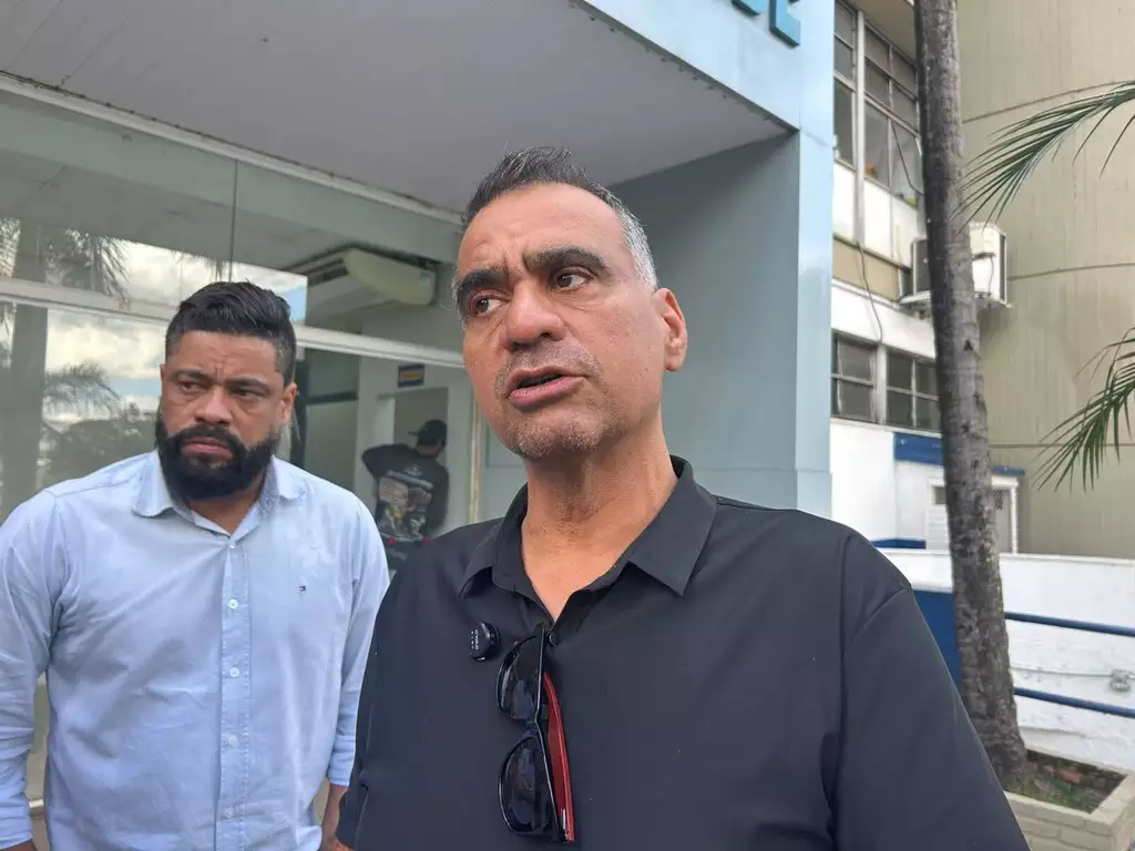 Professores deixam reunião sem acordo e dão prazo para Prefeitura evitar greve